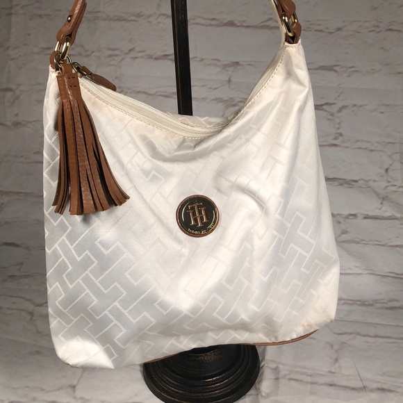 tommy hilfiger shoulder purse